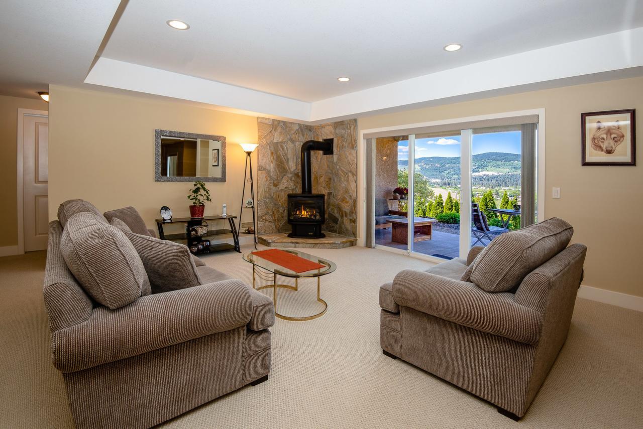Adela'S Bed And Breakfast West Kelowna Esterno foto
