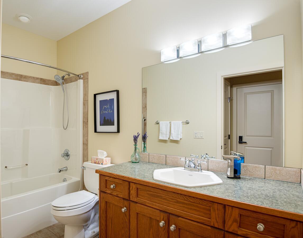 Adela'S Bed And Breakfast West Kelowna Esterno foto