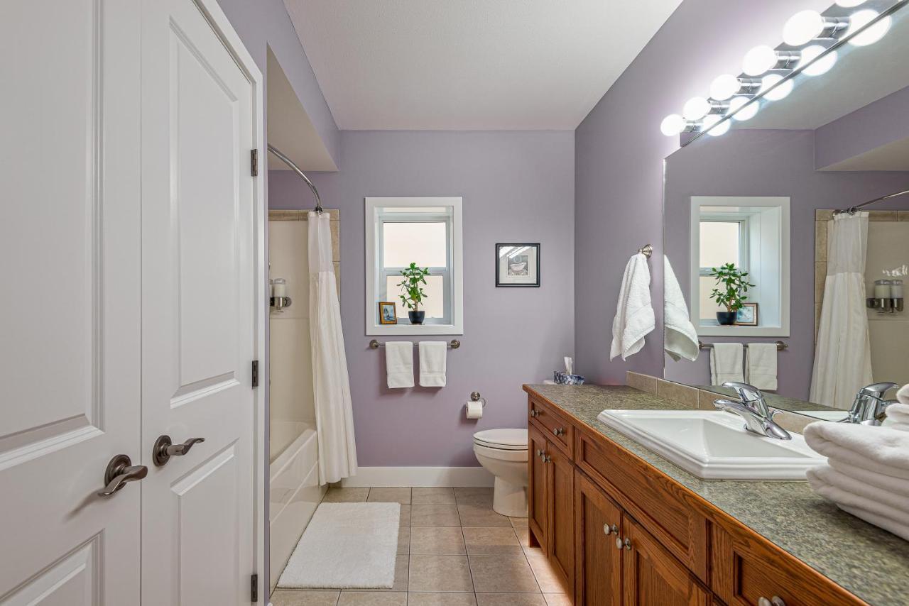 Adela'S Bed And Breakfast West Kelowna Esterno foto